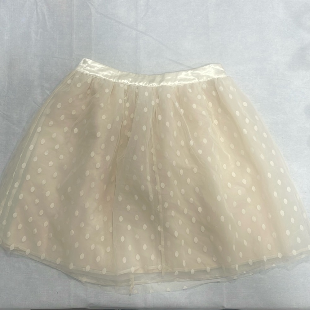 Selling a spotted skirt, brand: Tulip B, color: cream, size: XL ( juniors )